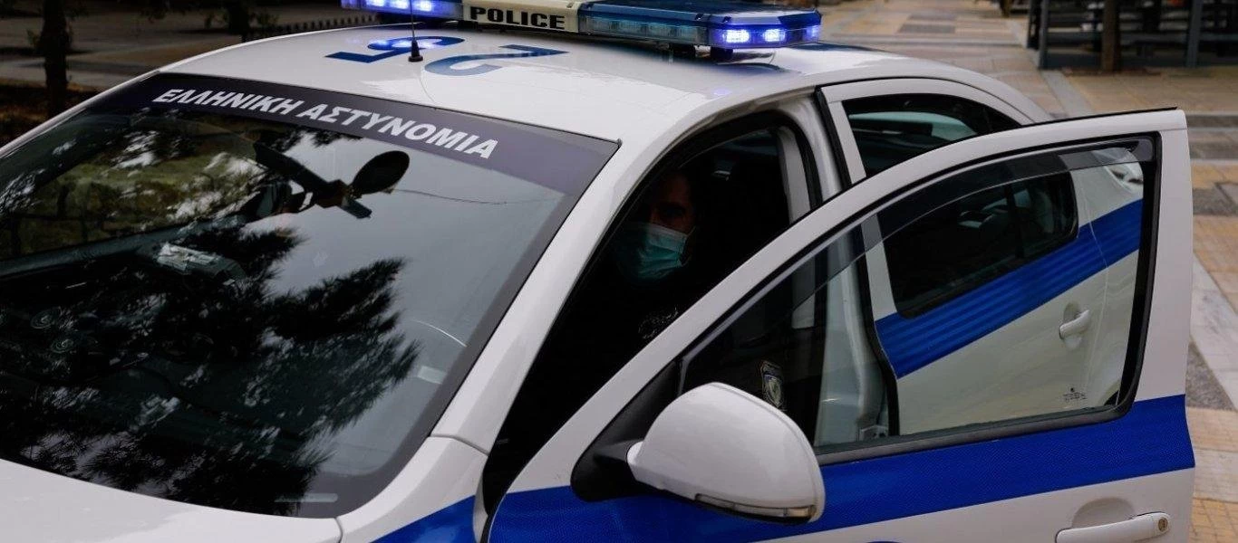 Γλυφάδα: Χειροπέδες σε τρία άτομα για κλοπές & πλαστογραφία - Ο ένας ήταν φυγόποινος!